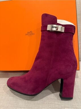 Hermès Kelly Joueuse
Wine Red Goatskin Suede Ankle
Boots Zippered